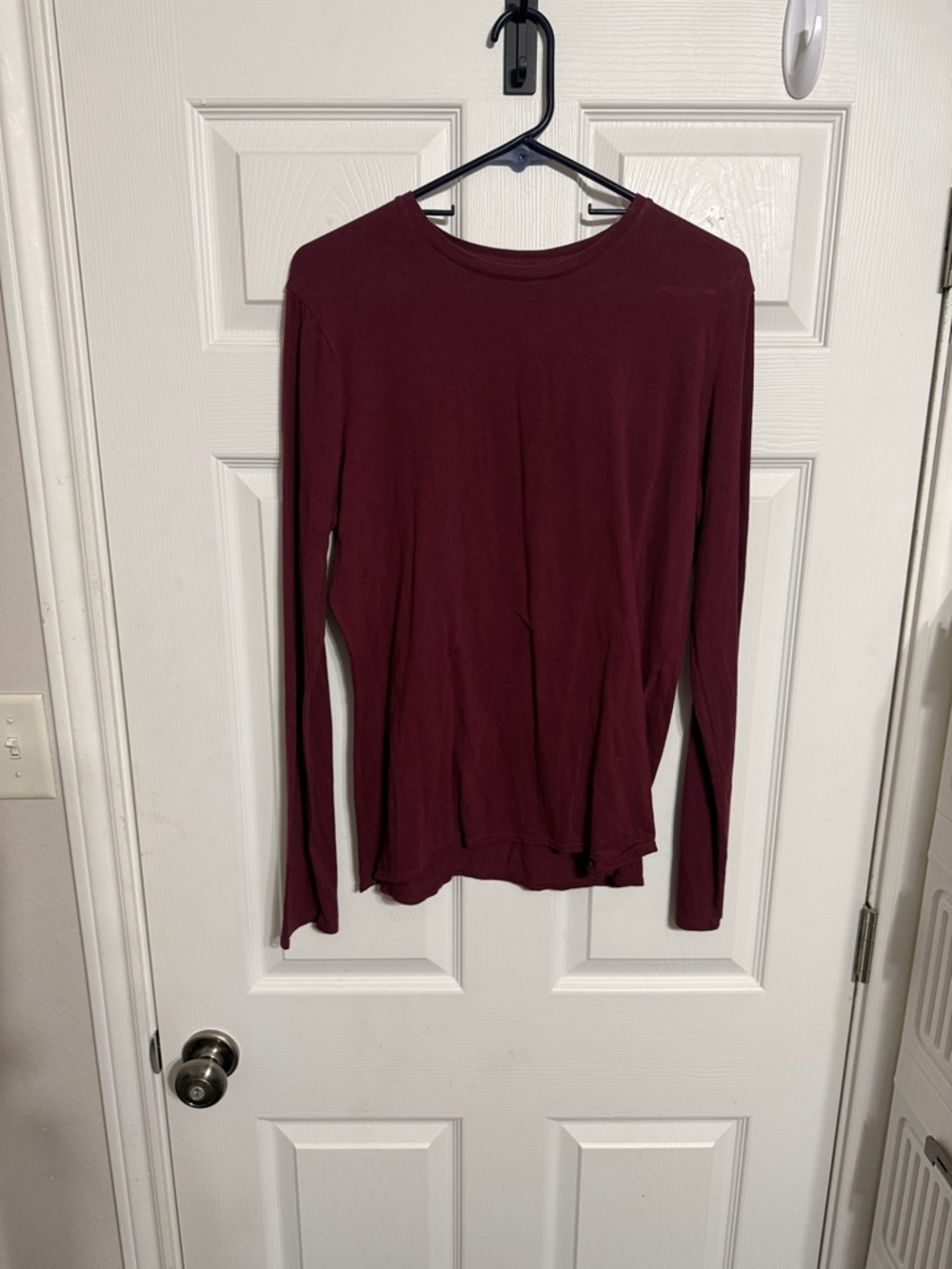 Mossimo Supply Co. Long-Sleeve Crewneck Top in Wine